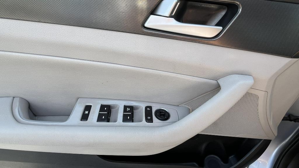 2017 Hyundai Sonata - $9,995
