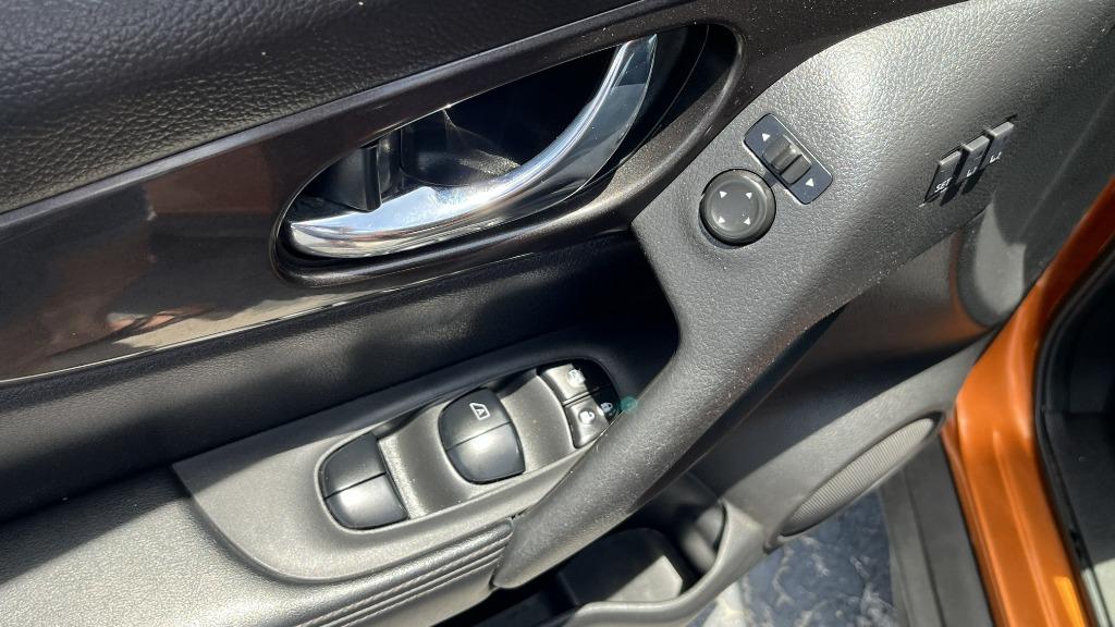 2019 Nissan Rogue - $9,995