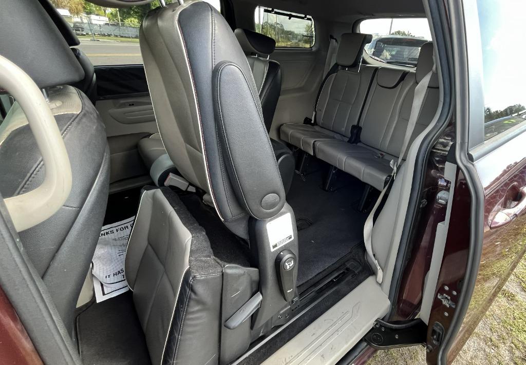 2019 Kia Sedona - $10,995