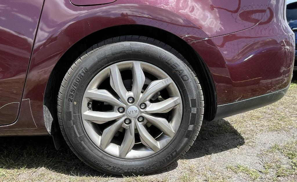 2019 Kia Sedona - $10,995