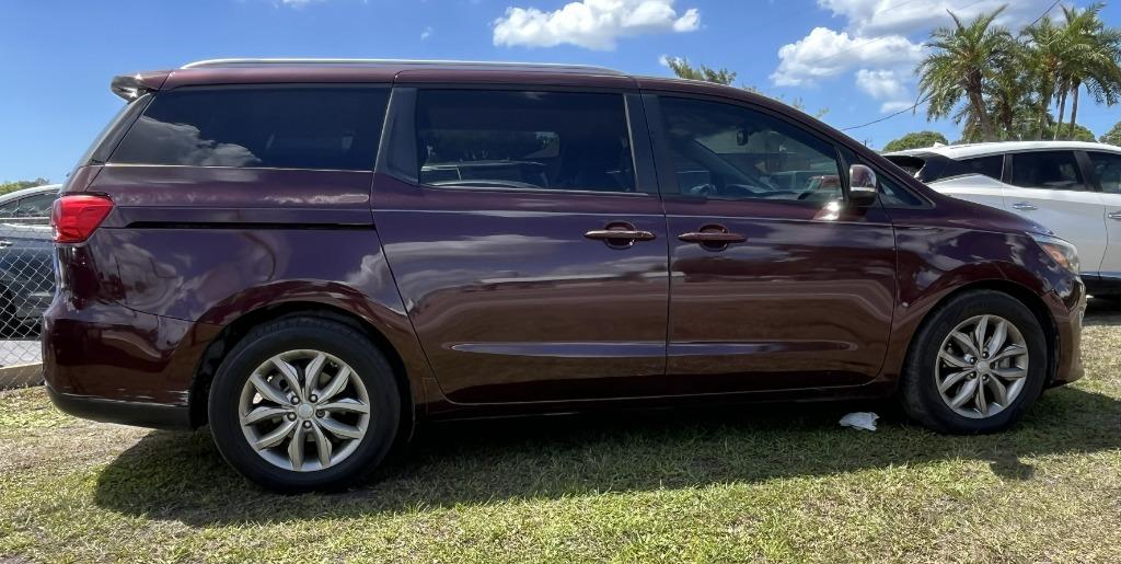 2019 Kia Sedona - $10,995