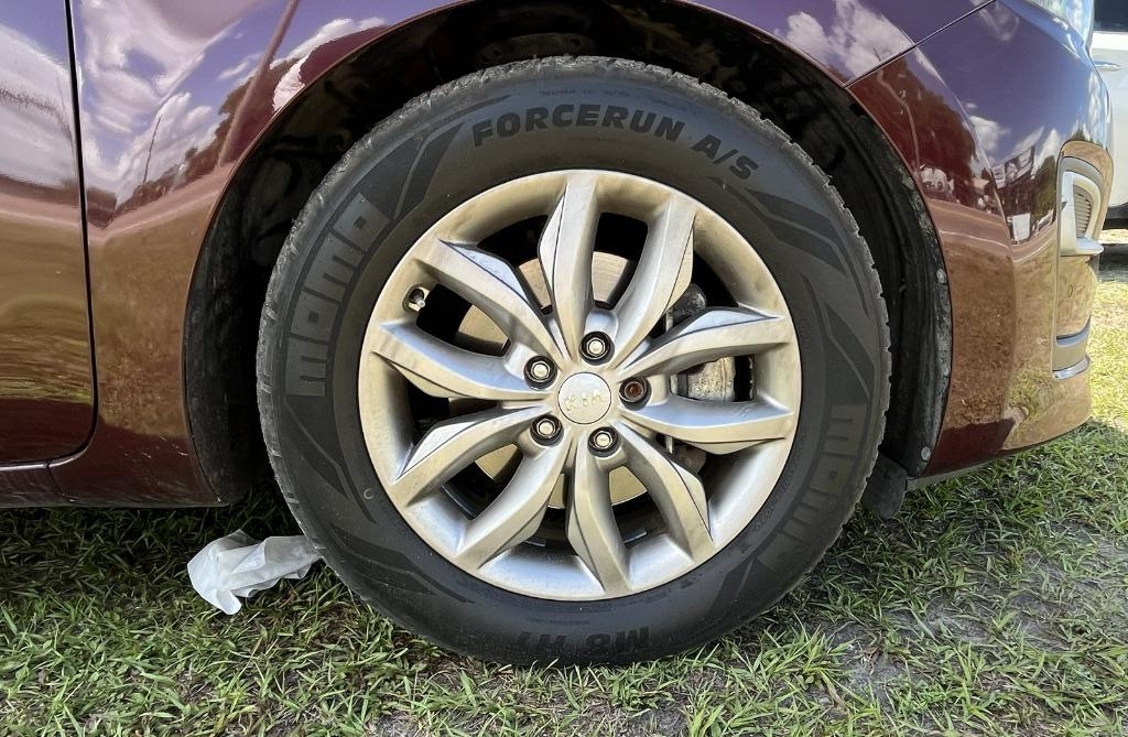 2019 Kia Sedona - $10,995