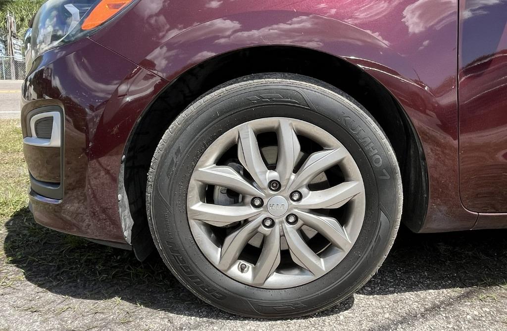 2019 Kia Sedona - $10,995