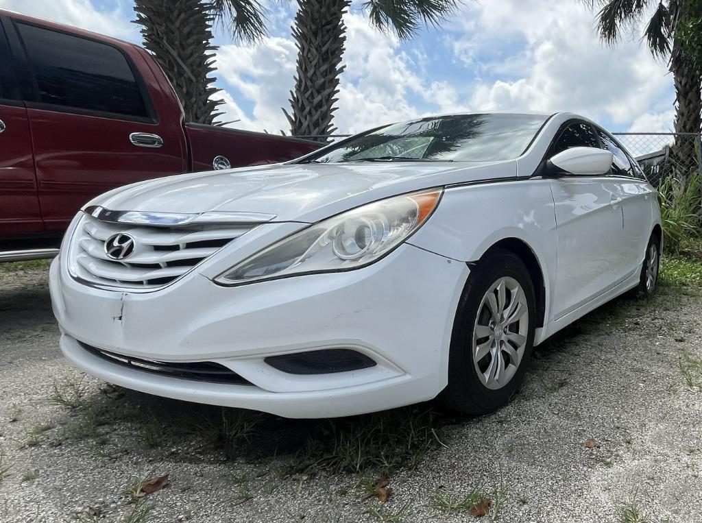 2013 Hyundai Sonata - $2,000
