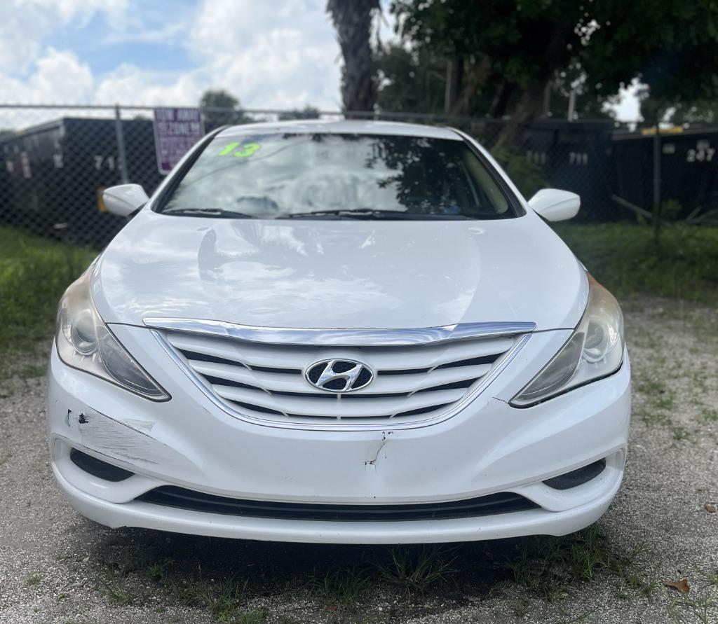 2013 Hyundai Sonata - $2,000
