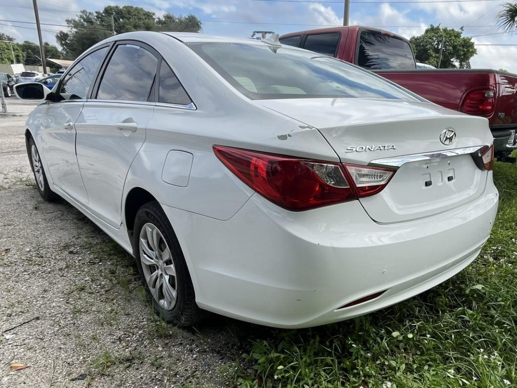 2013 Hyundai Sonata - $2,000