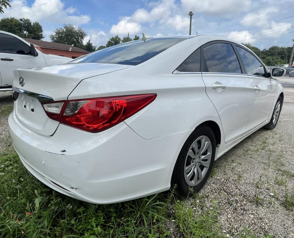 2013 Hyundai Sonata - $2,000