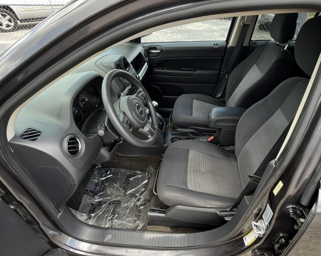 2016 Jeep Compass - $9,995