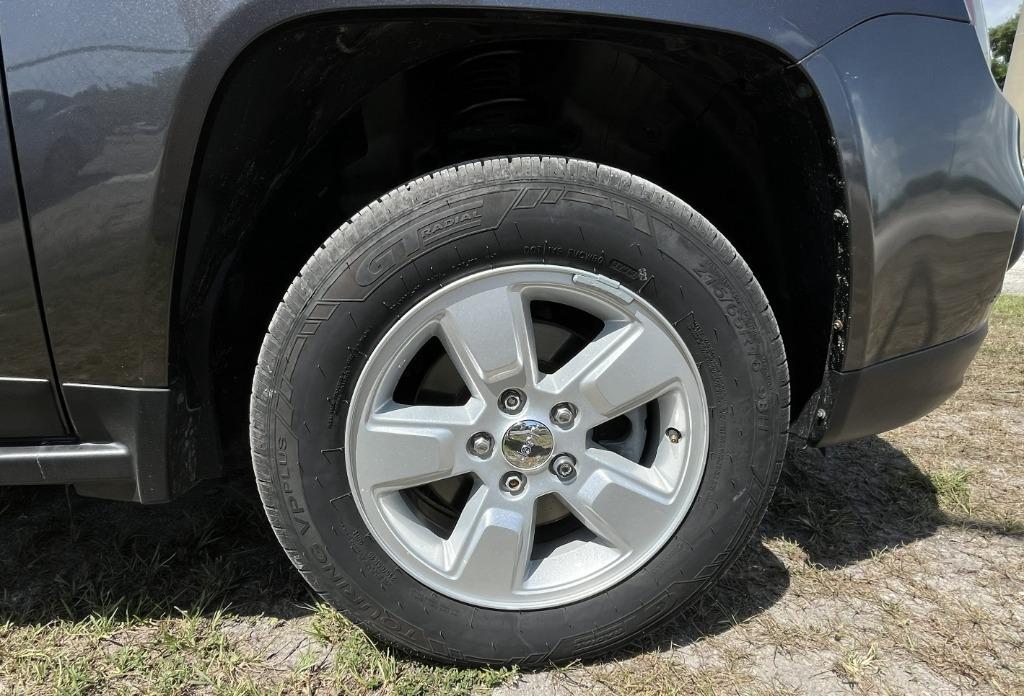 2016 Jeep Compass - $9,995