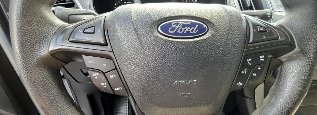 2015 Ford Edge - $10,995