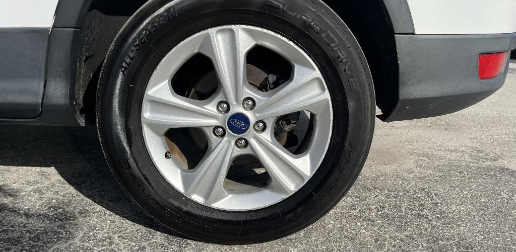 2016 Ford Escape - $9,995