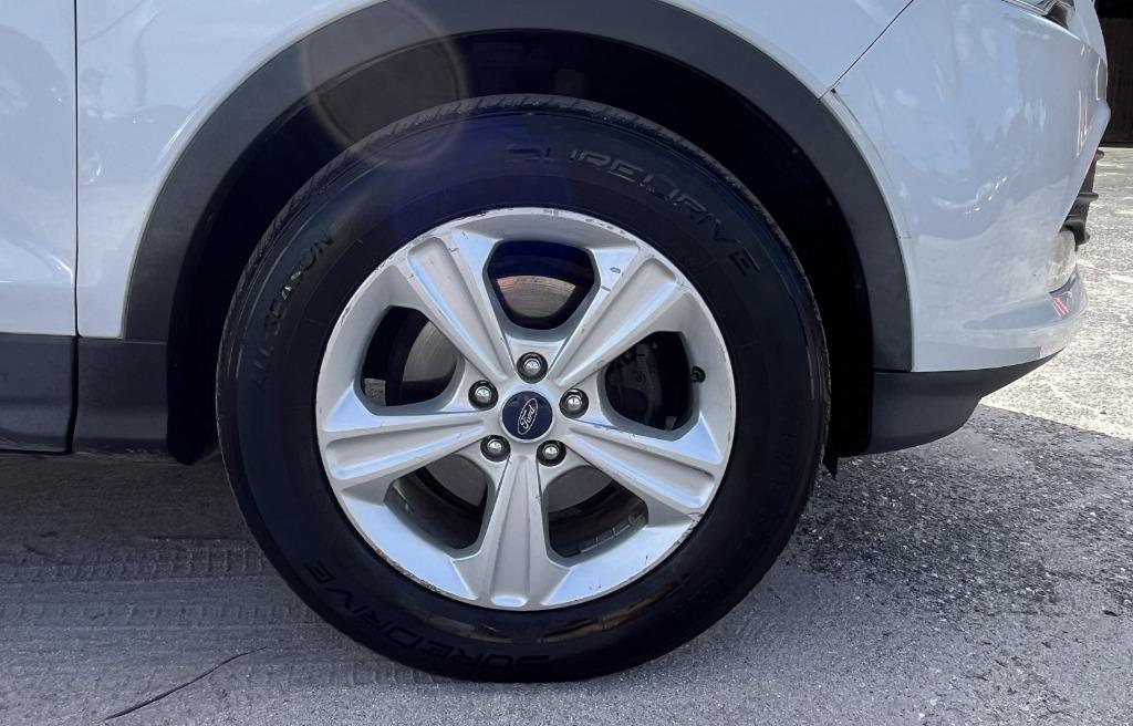 2016 Ford Escape - $9,995