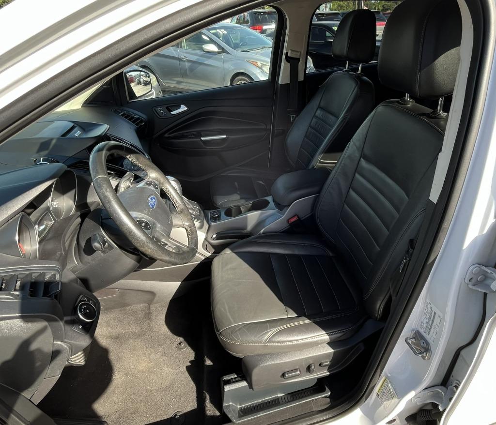 2016 Ford Escape - $9,995