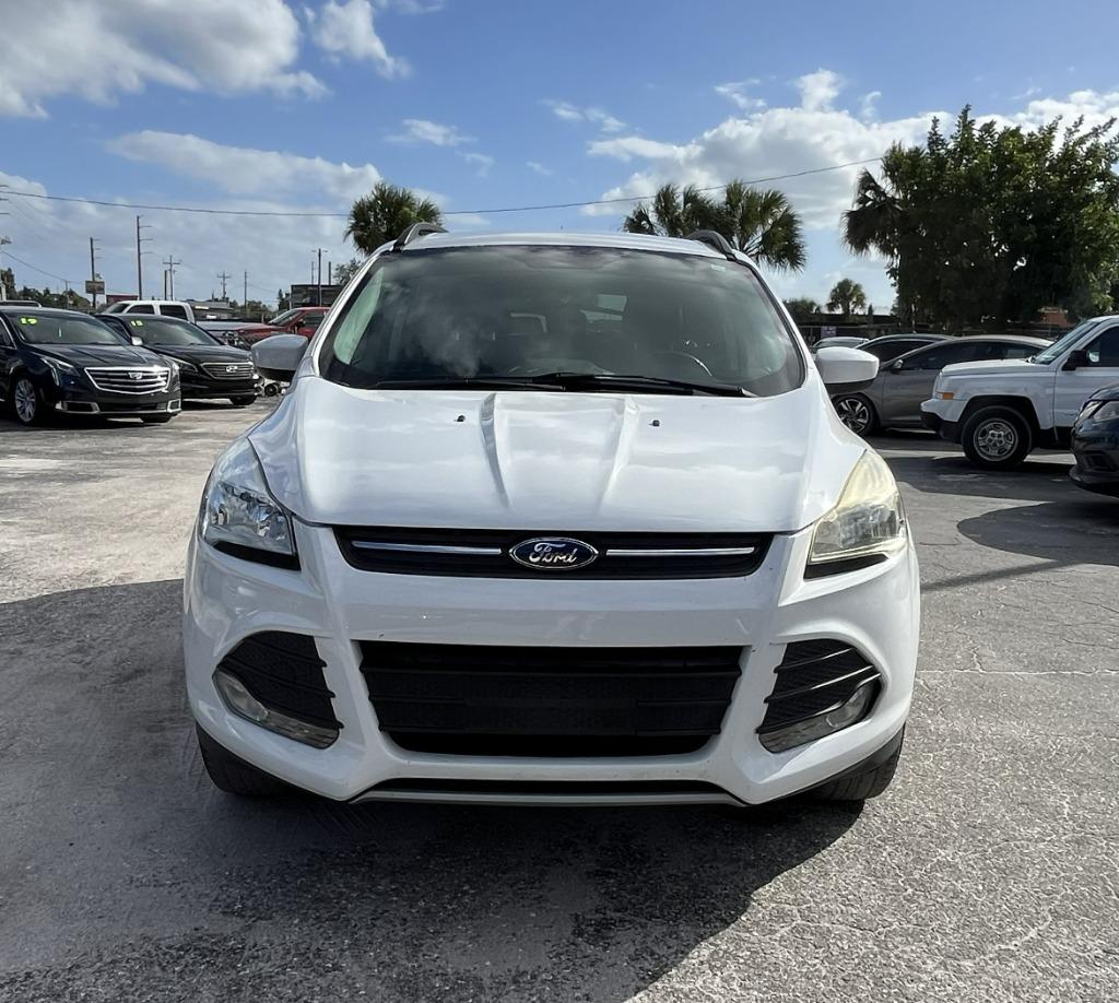 2016 Ford Escape - $9,995