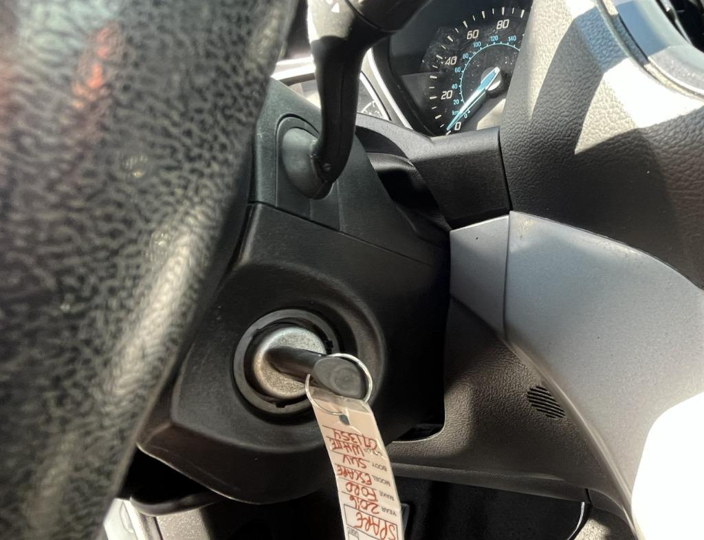 2016 Ford Escape - $9,995