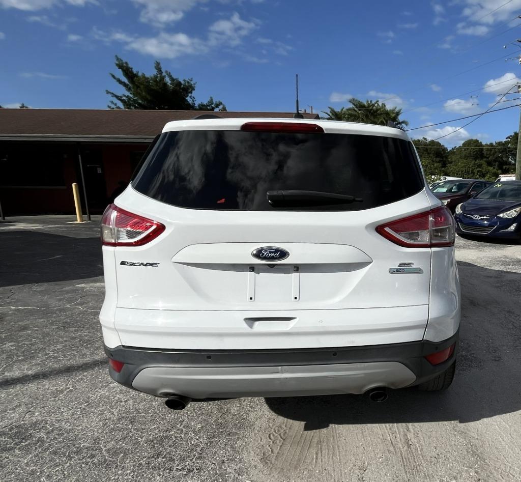 2016 Ford Escape - $9,995