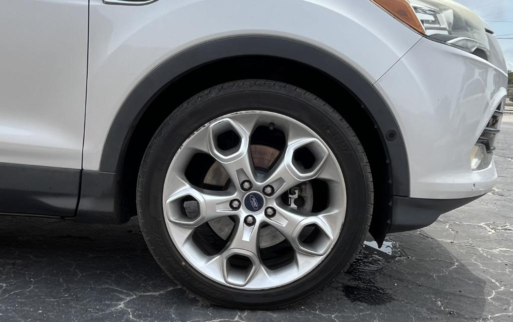 2015 Ford Escape - $10,995