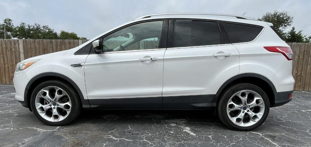 2015 Ford Escape - $10,995