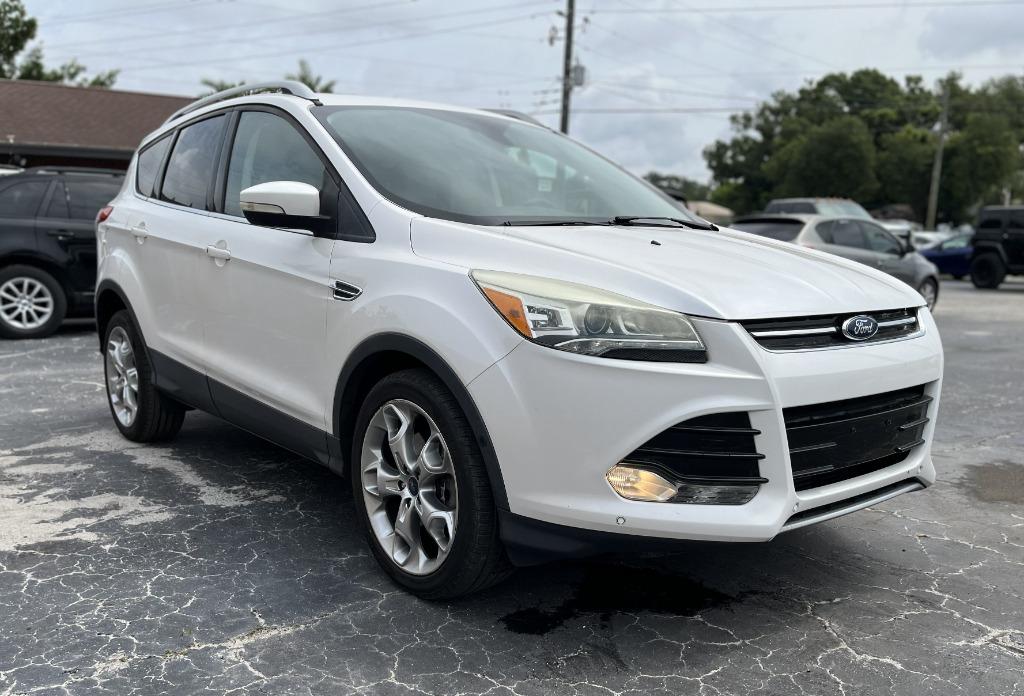 2015 Ford Escape - $10,995