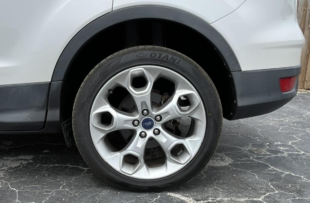 2015 Ford Escape - $10,995