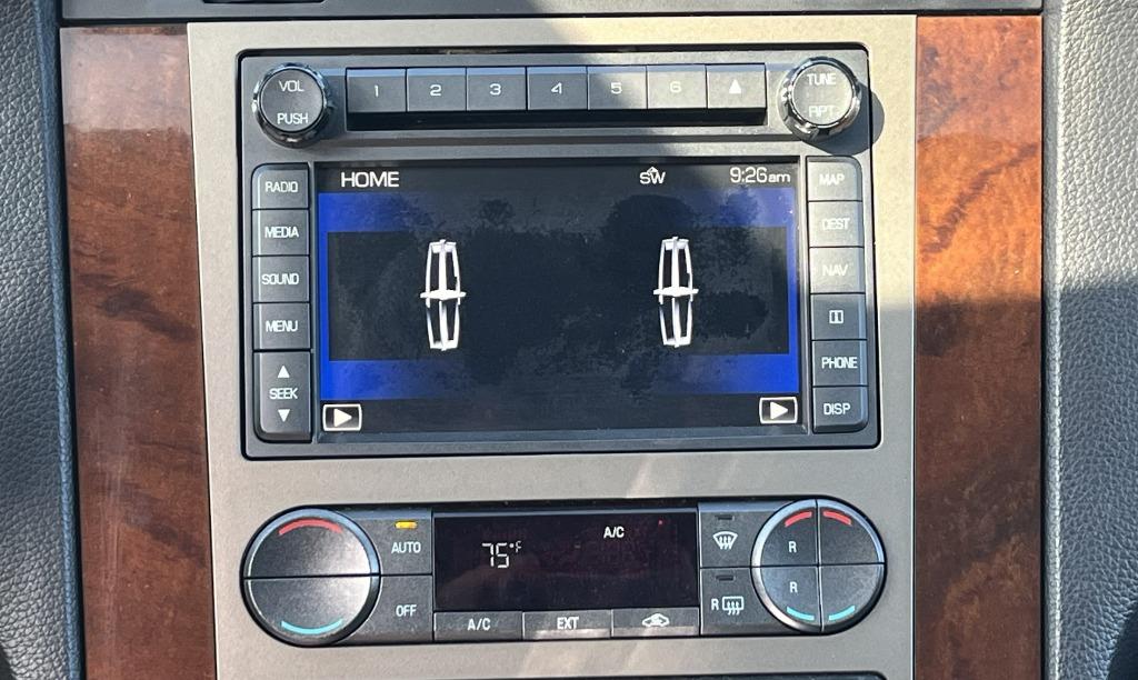 2013 Lincoln Navigator - $9,995