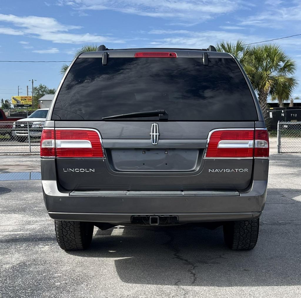 2013 Lincoln Navigator - $9,995