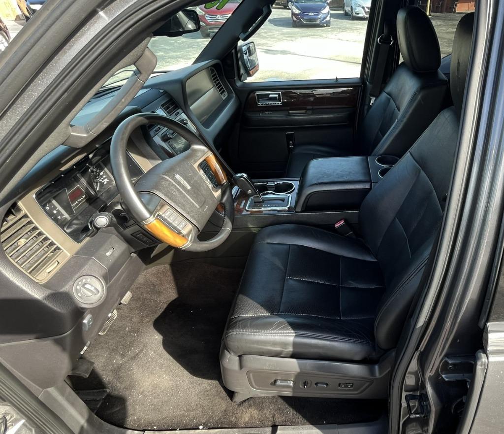 2013 Lincoln Navigator - $9,995