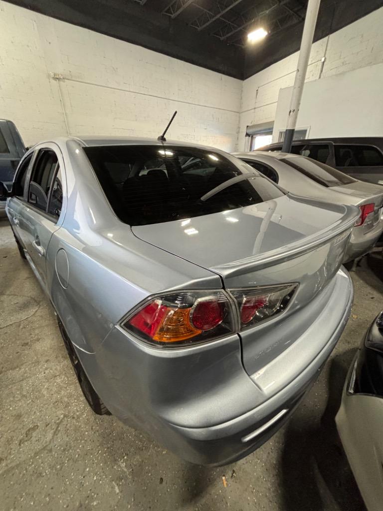 2011 Mitsubishi Lancer ES photo