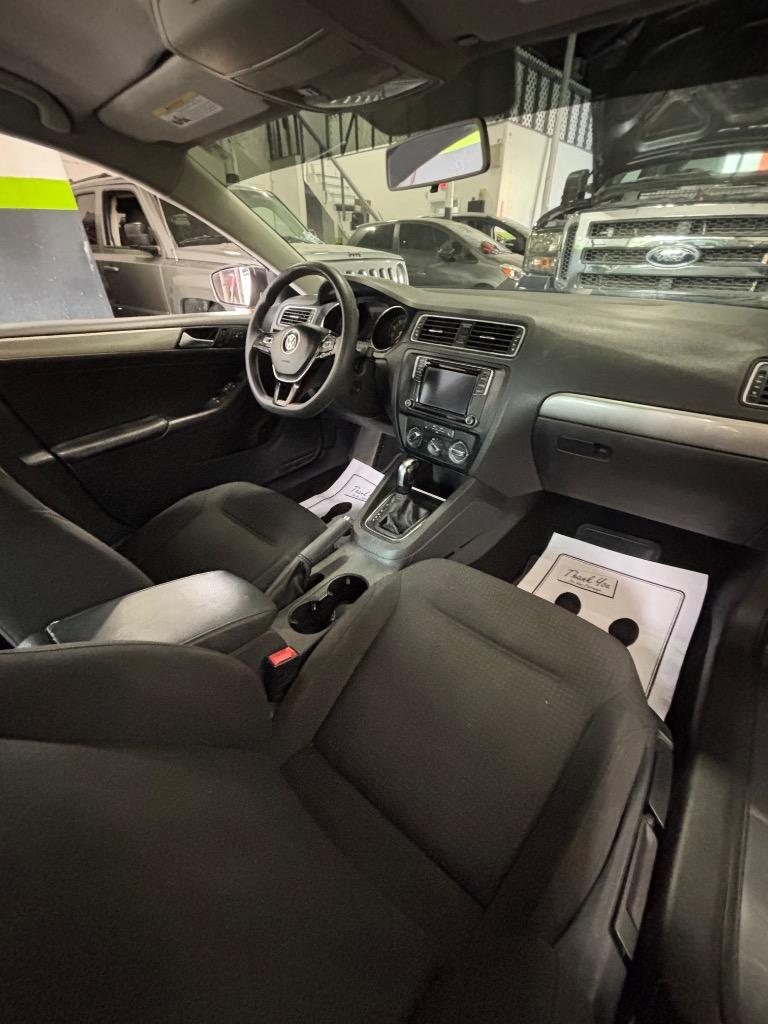 2016 Volkswagen Jetta SE photo