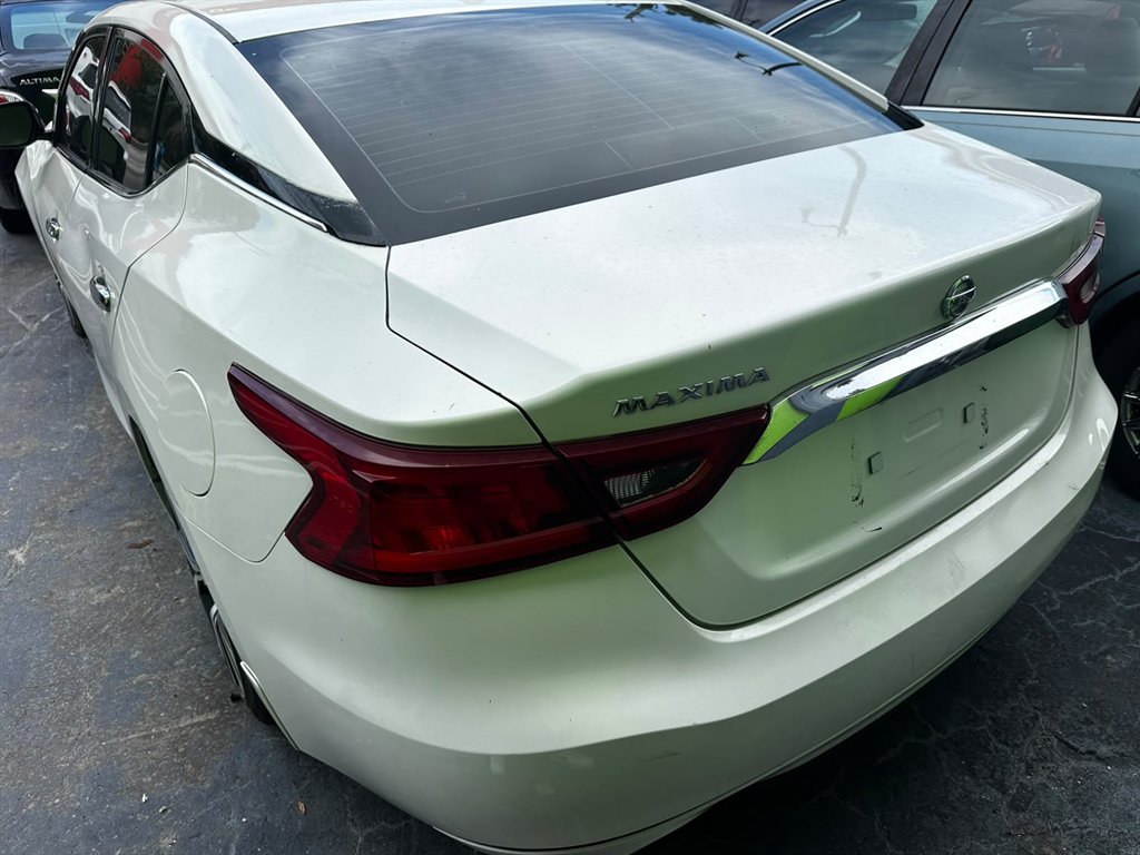 2017 Nissan Maxima - $5,900