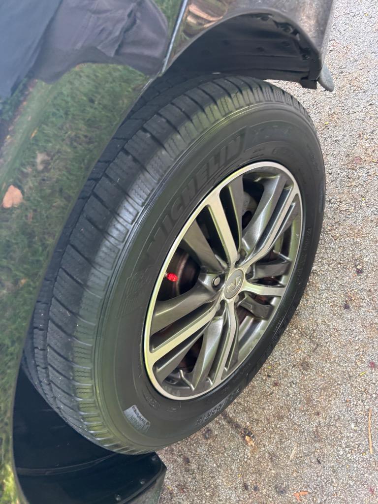2017 INFINITI QX60 - $5,900