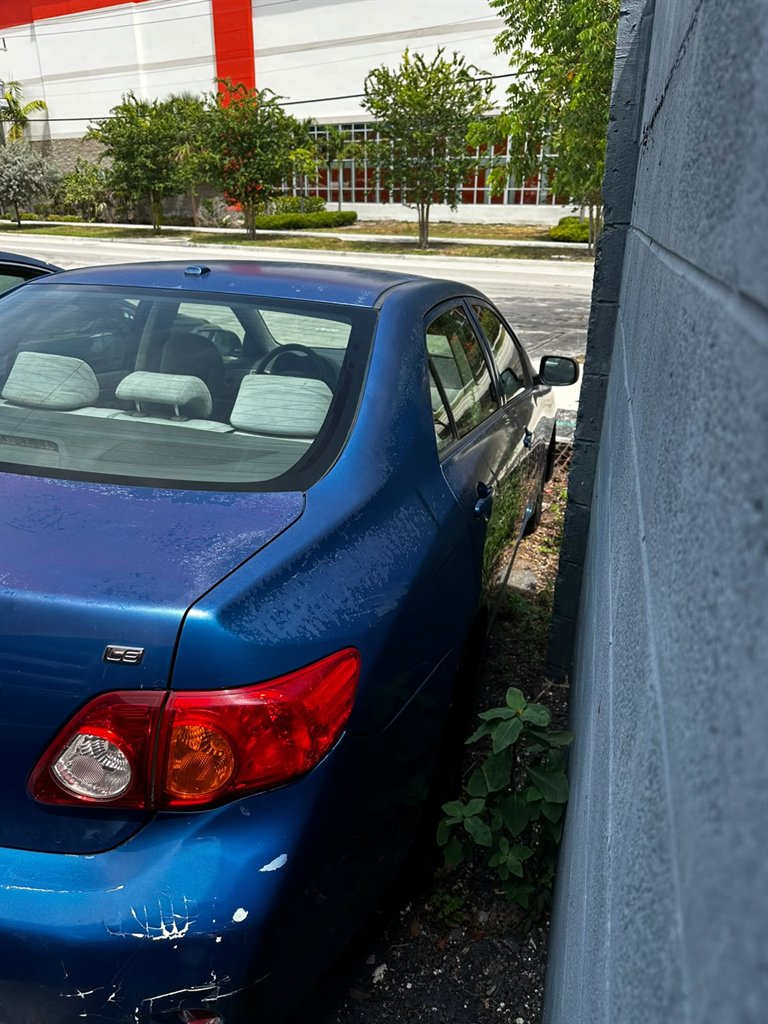 2009 Toyota Corolla - $3,000