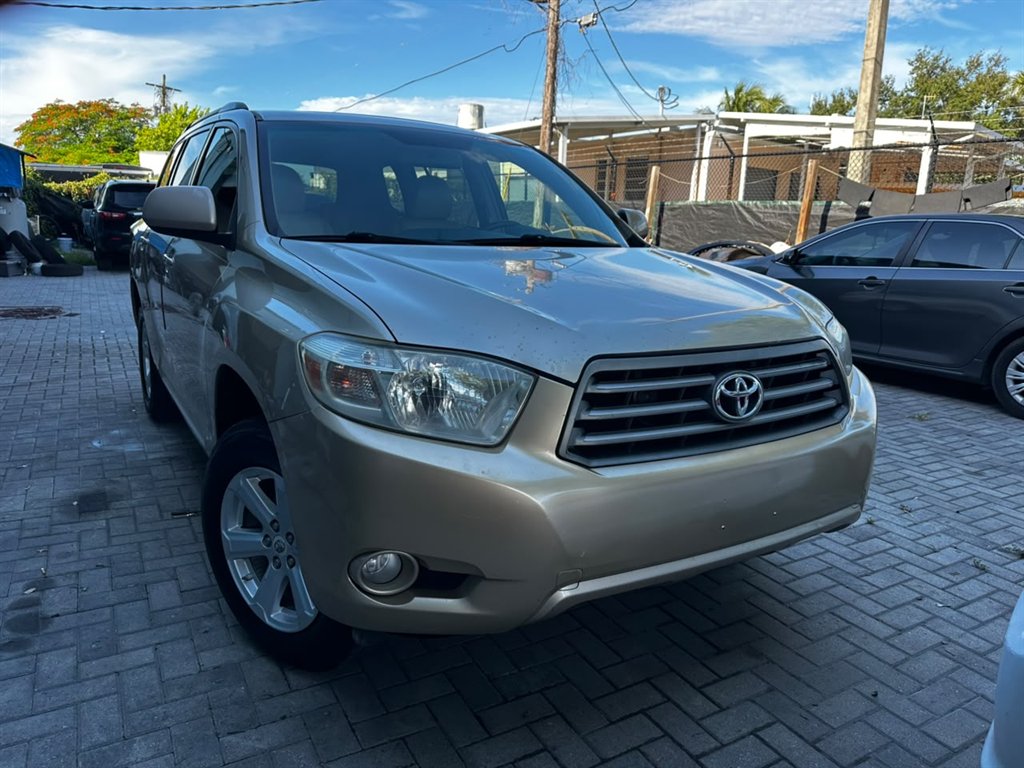 2010 Toyota Highlander - $5,900