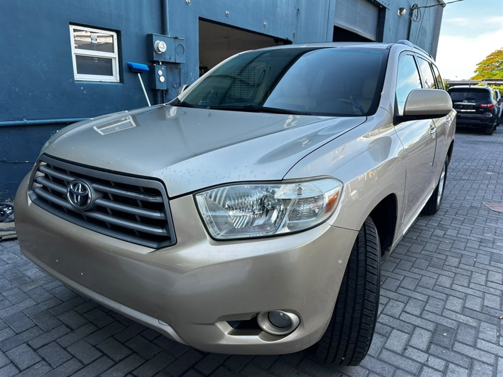 2010 Toyota Highlander - $5,900