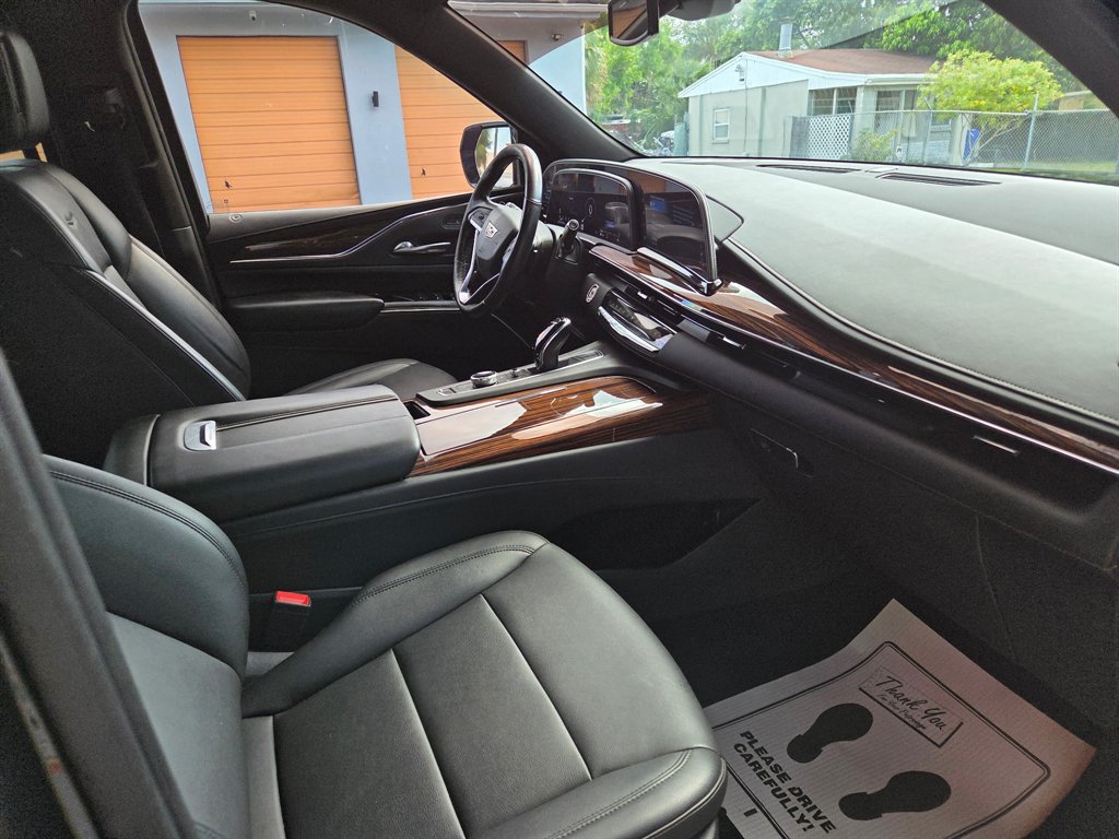 2021 Cadillac Escalade - $32,900