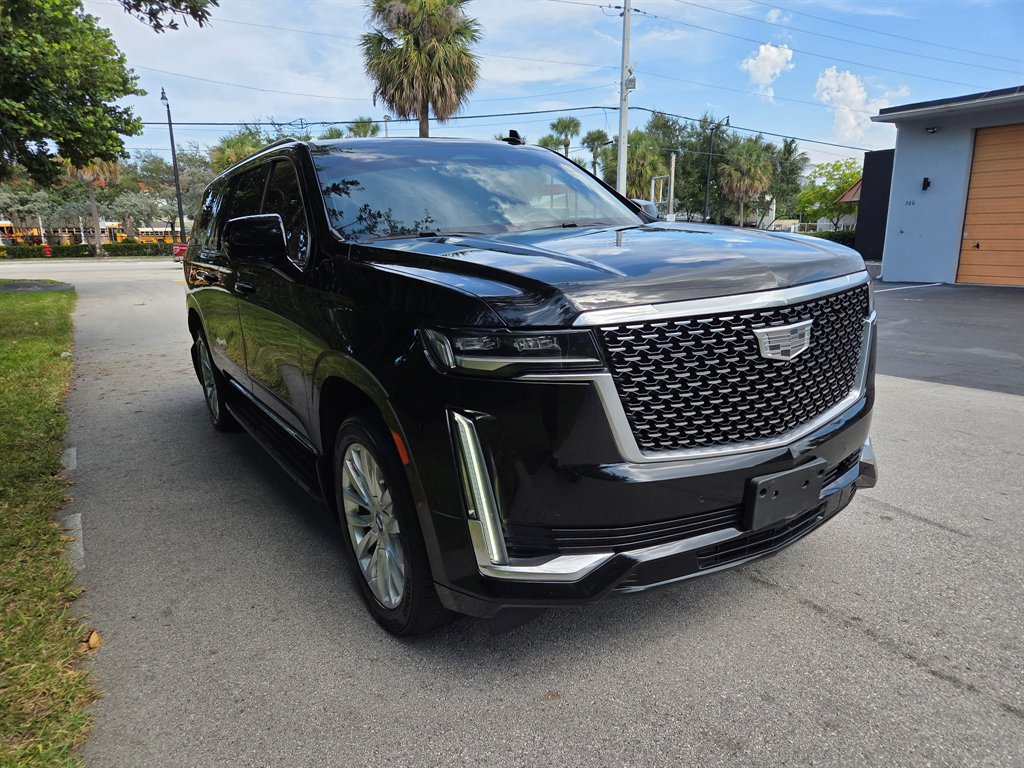 2021 Cadillac Escalade - $32,900