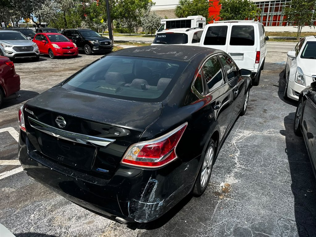 2013 Nissan Altima - $2,900