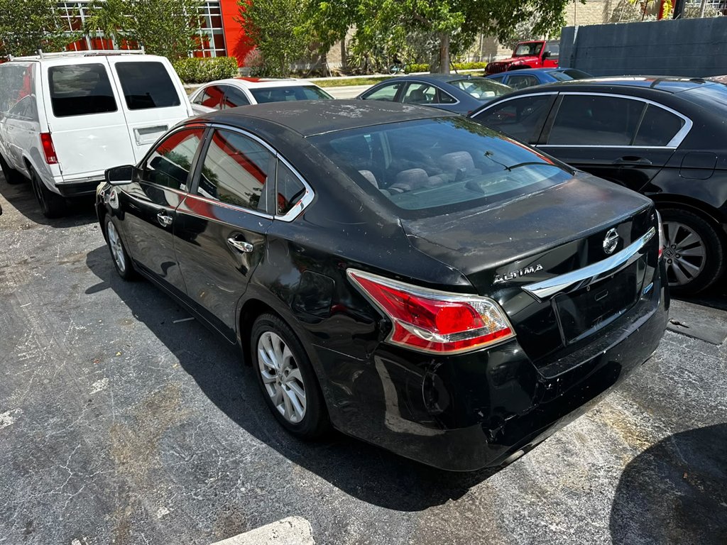 2013 Nissan Altima - $2,900