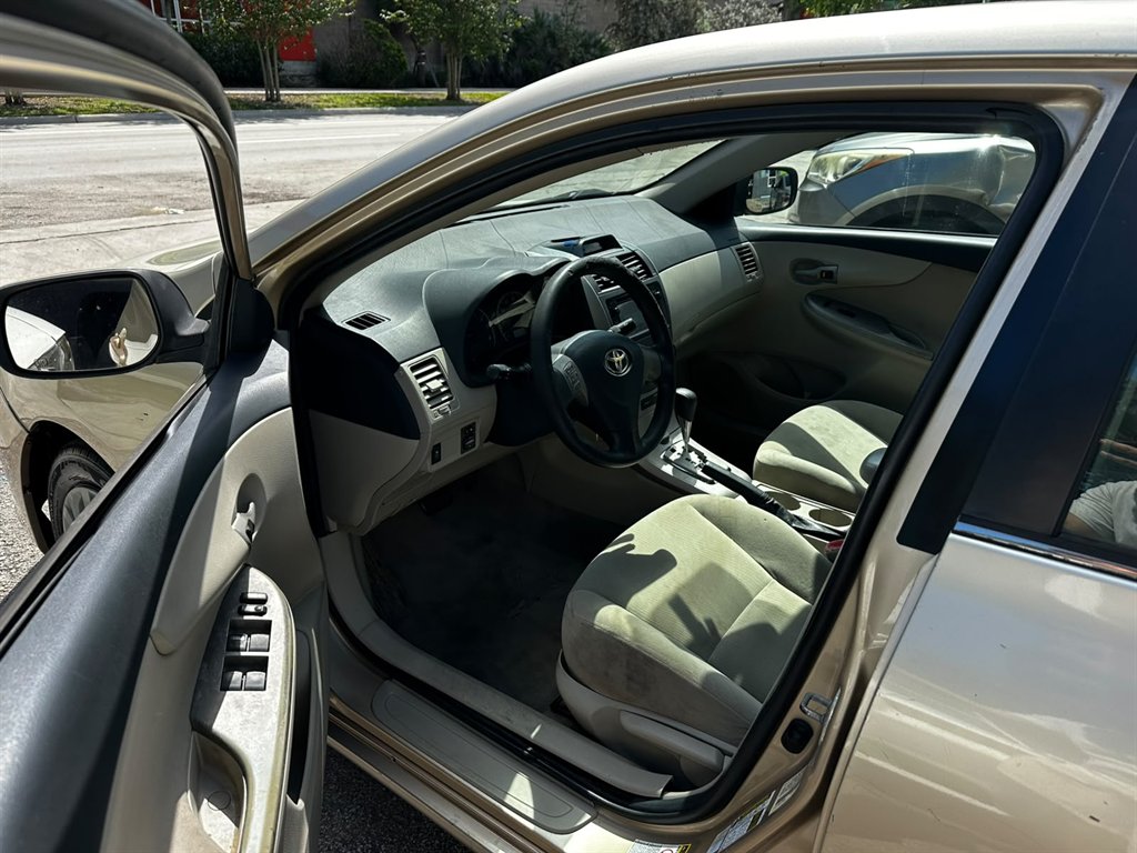2013 Toyota Corolla - $5,900