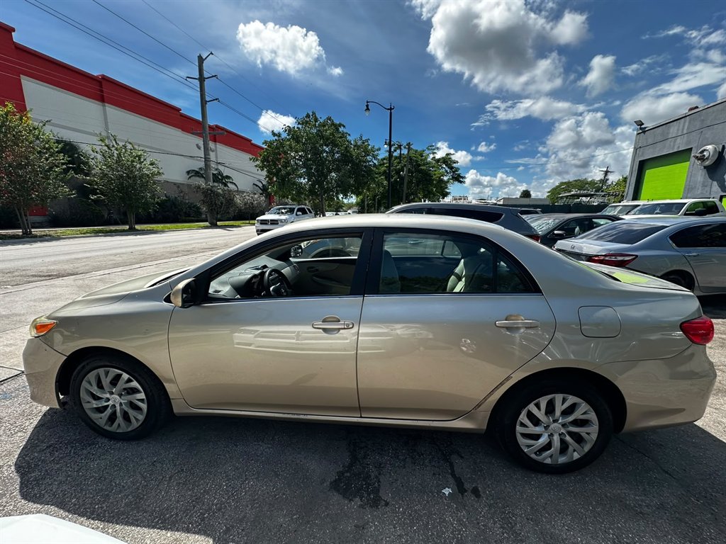 2013 Toyota Corolla - $5,900