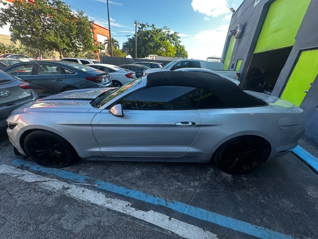 2016 Ford Mustang - $6,900