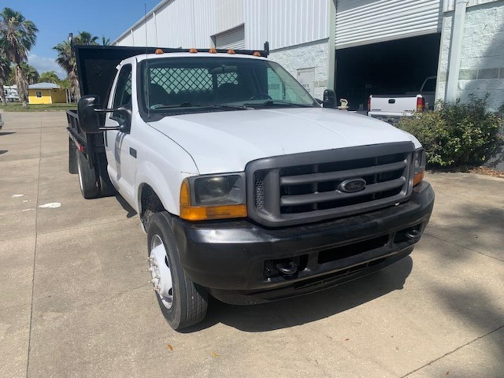 2001 Ford F450SD Lariat photo