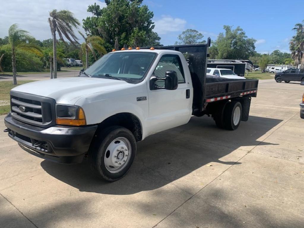 2001 Ford F450SD Lariat photo