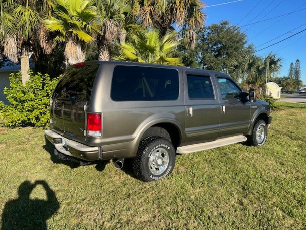 2004 Ford Excursion - $19,500