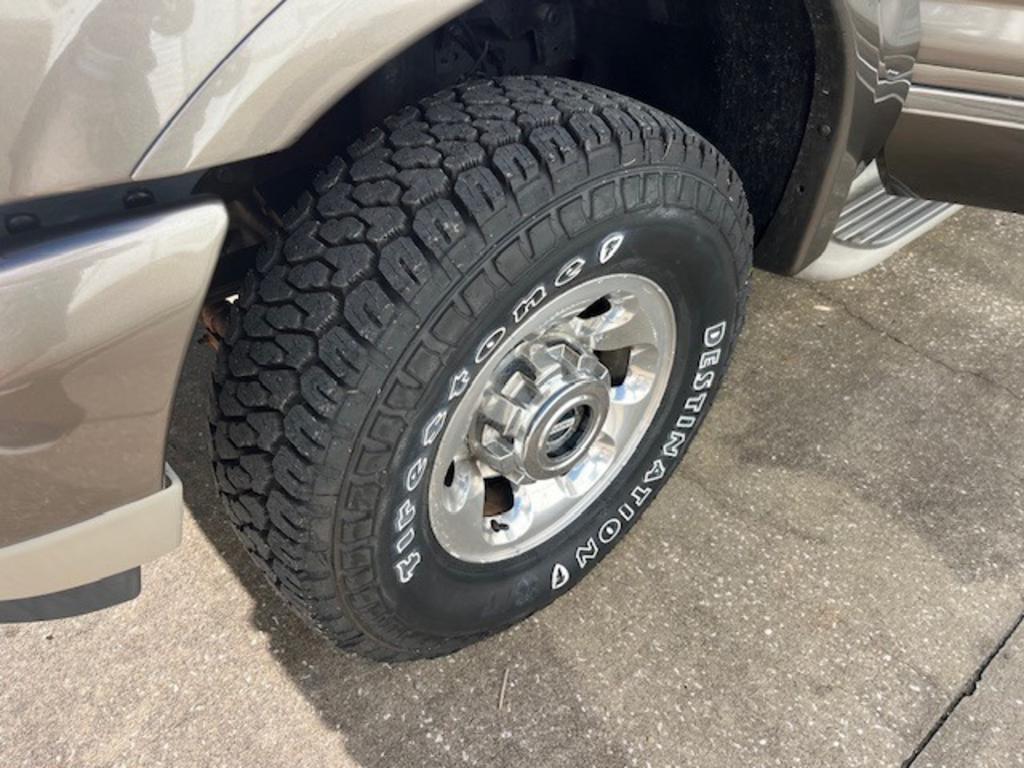 2004 Ford Excursion - $19,500