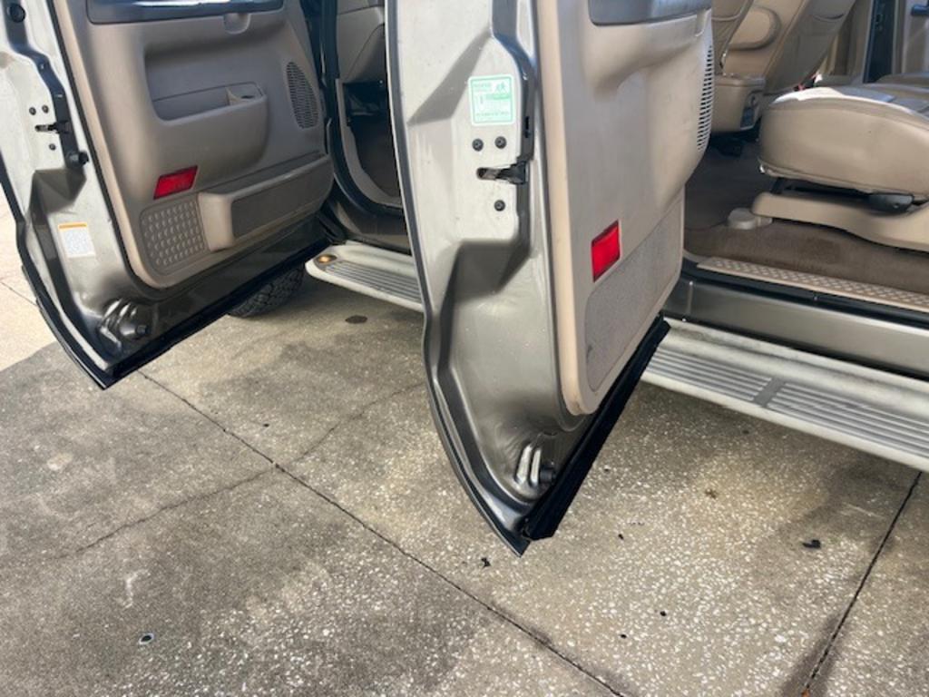 2004 Ford Excursion - $19,500