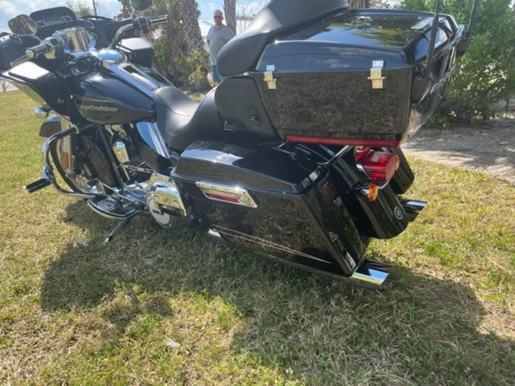 2013 Harley-davidson Road Glide Ultra - $17,500
