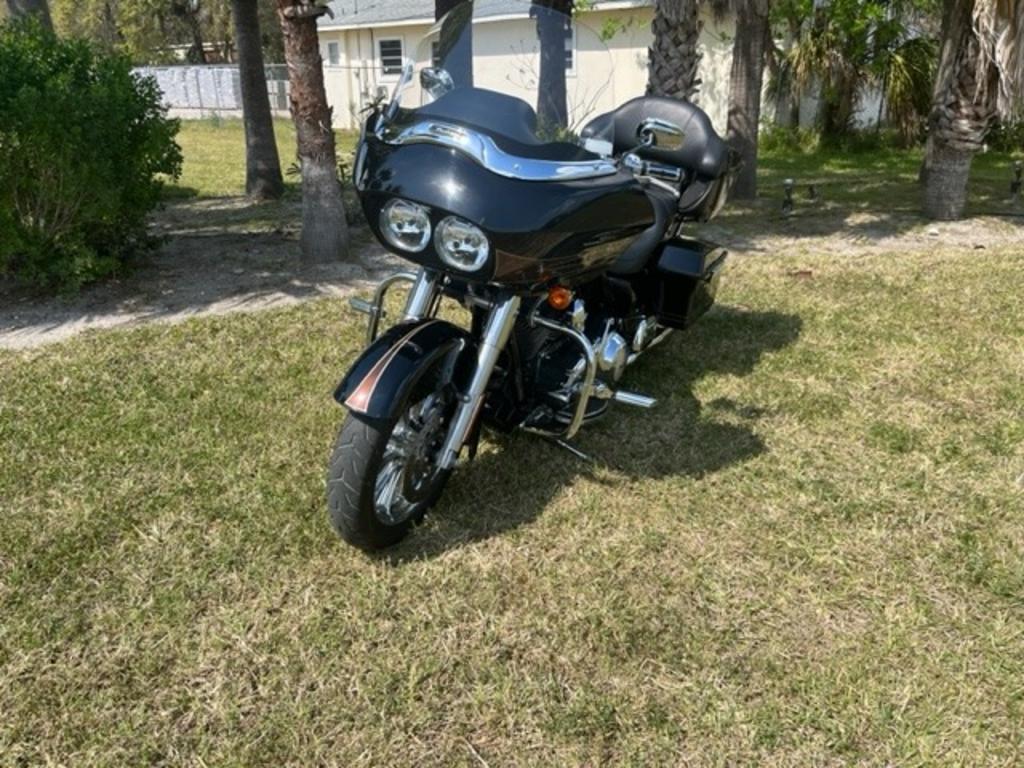 2013 Harley-davidson Road Glide Ultra - $17,500