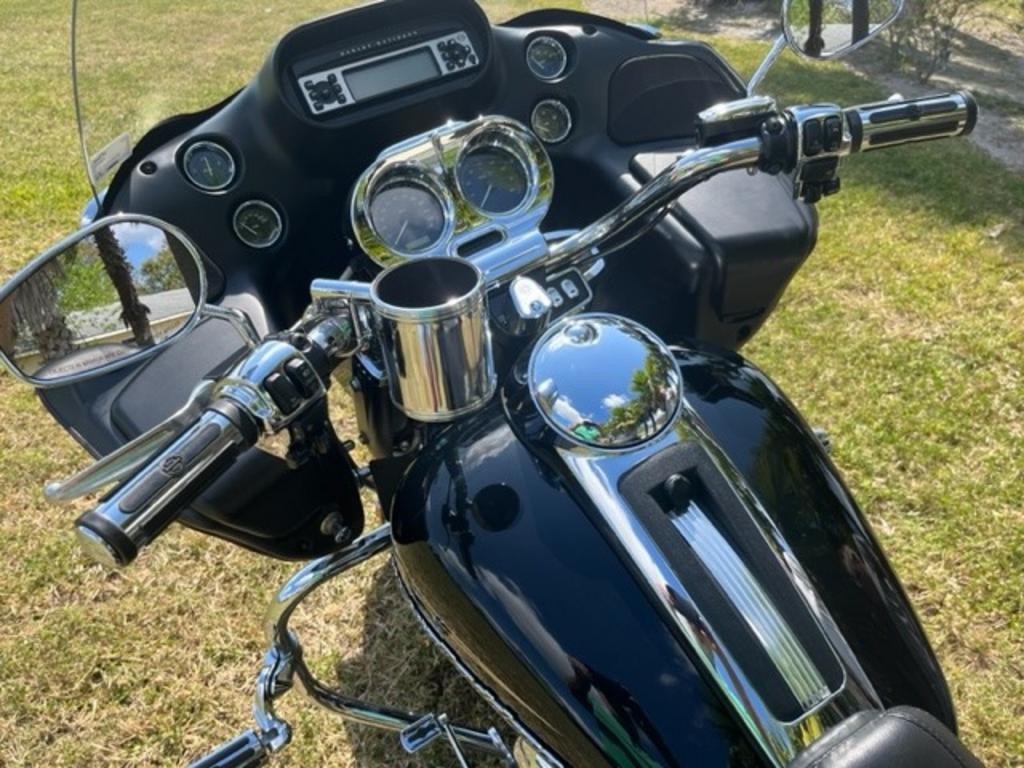 2013 Harley-davidson Road Glide Ultra - $17,500