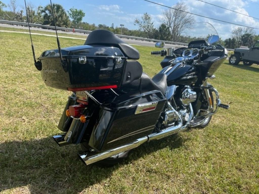 2013 Harley-davidson Road Glide Ultra - $17,500